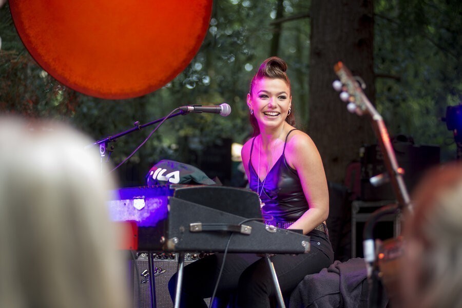 Buiten is het feest image